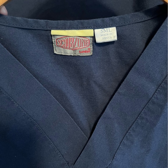 Small - one pocket scrub top - Picture 2 of 2